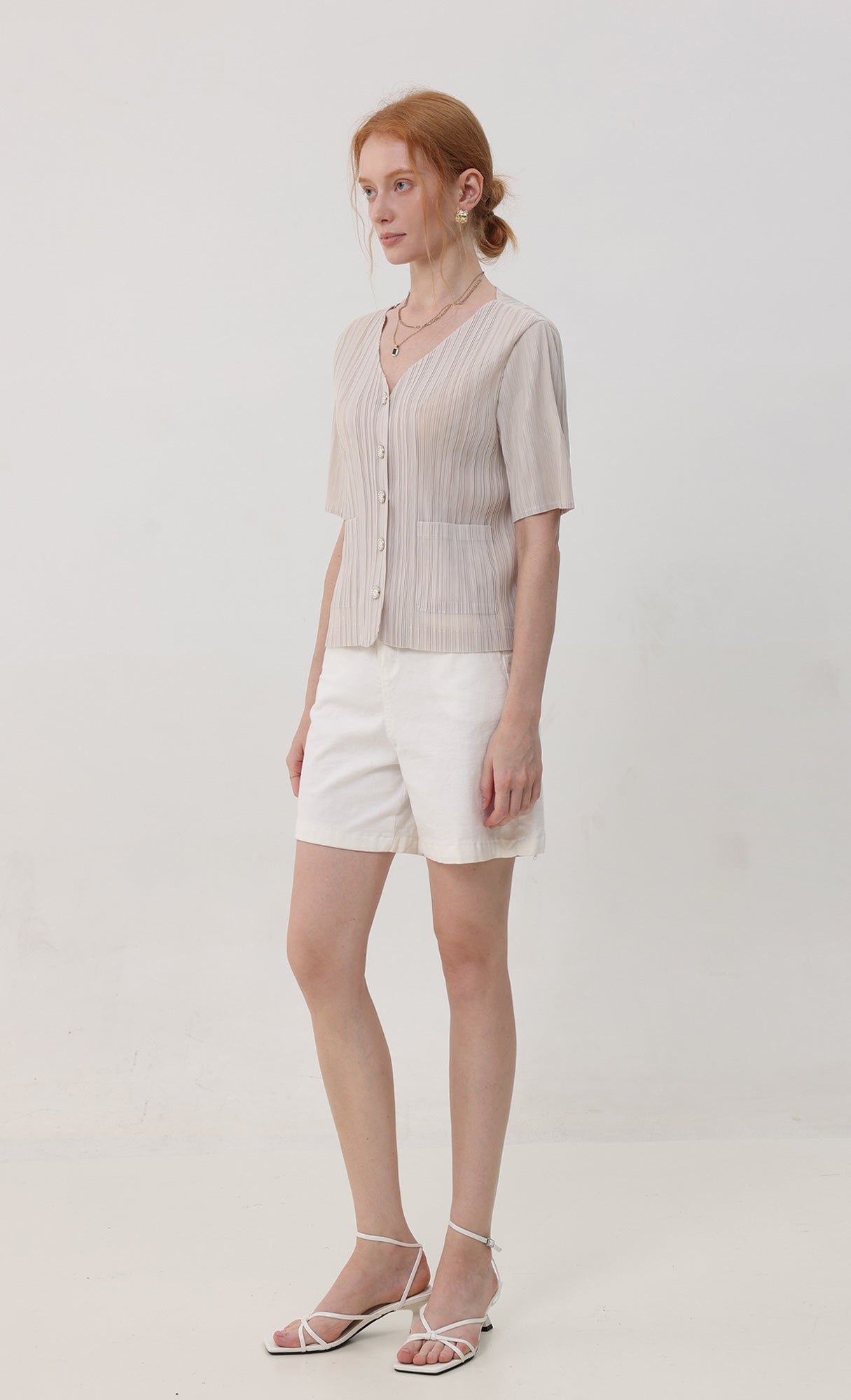 Button pleated short-sleeve top_lightbeige
