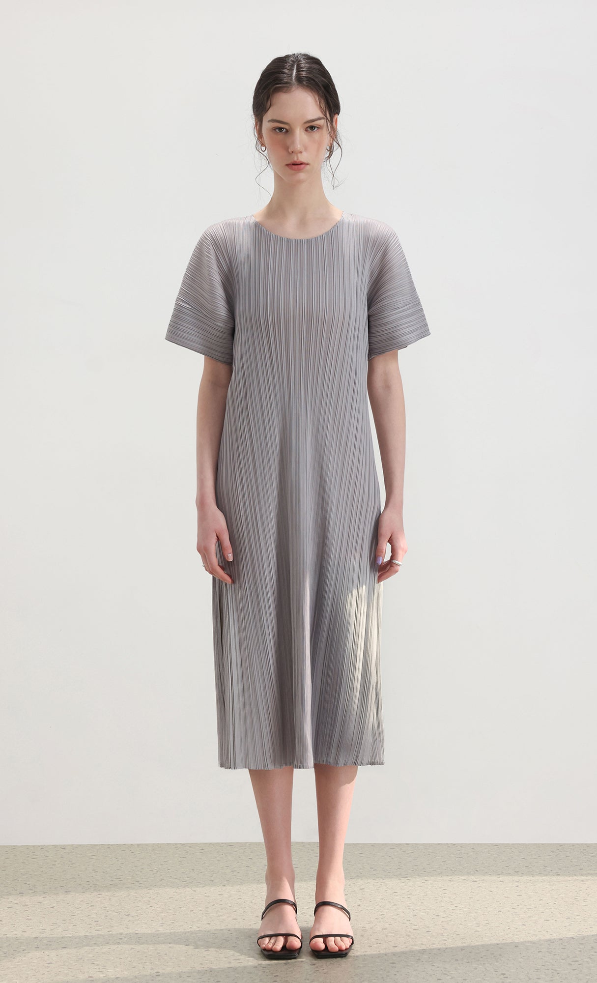 Mira short-sleeve pleated dress_grey