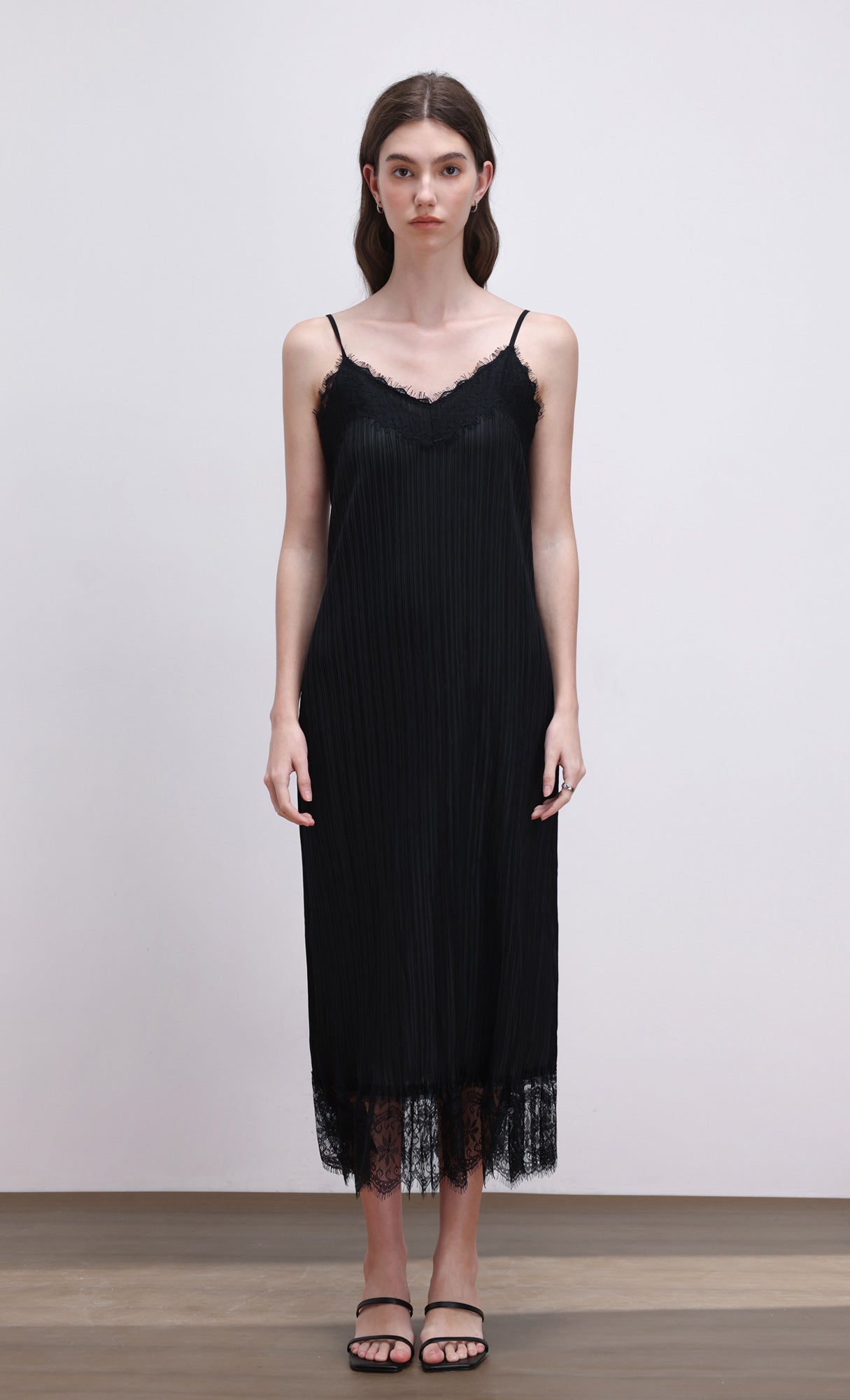 Pleated lace slip dress_black