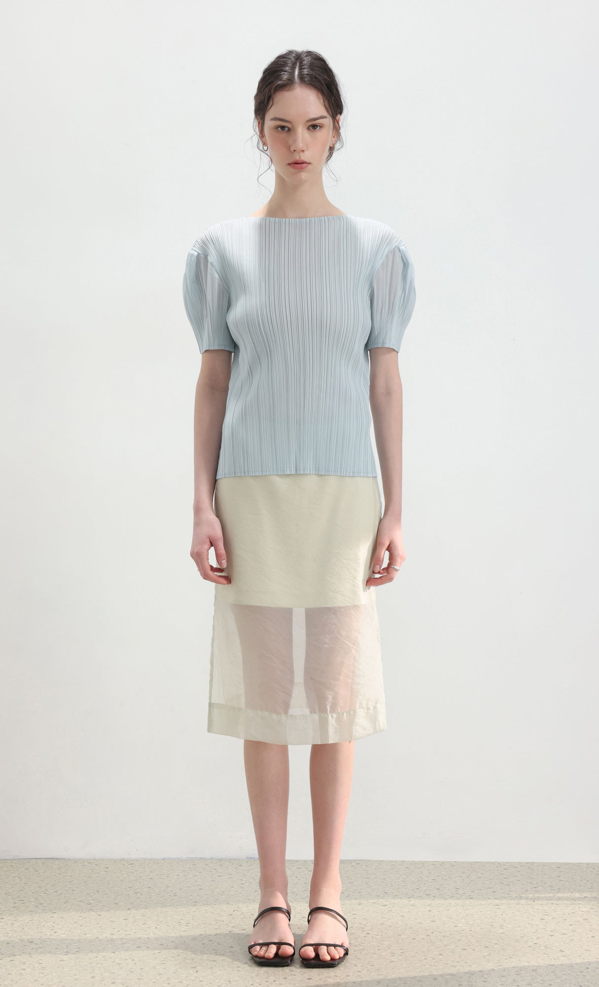 Mellow half-sleeve pleated top_Skyblue