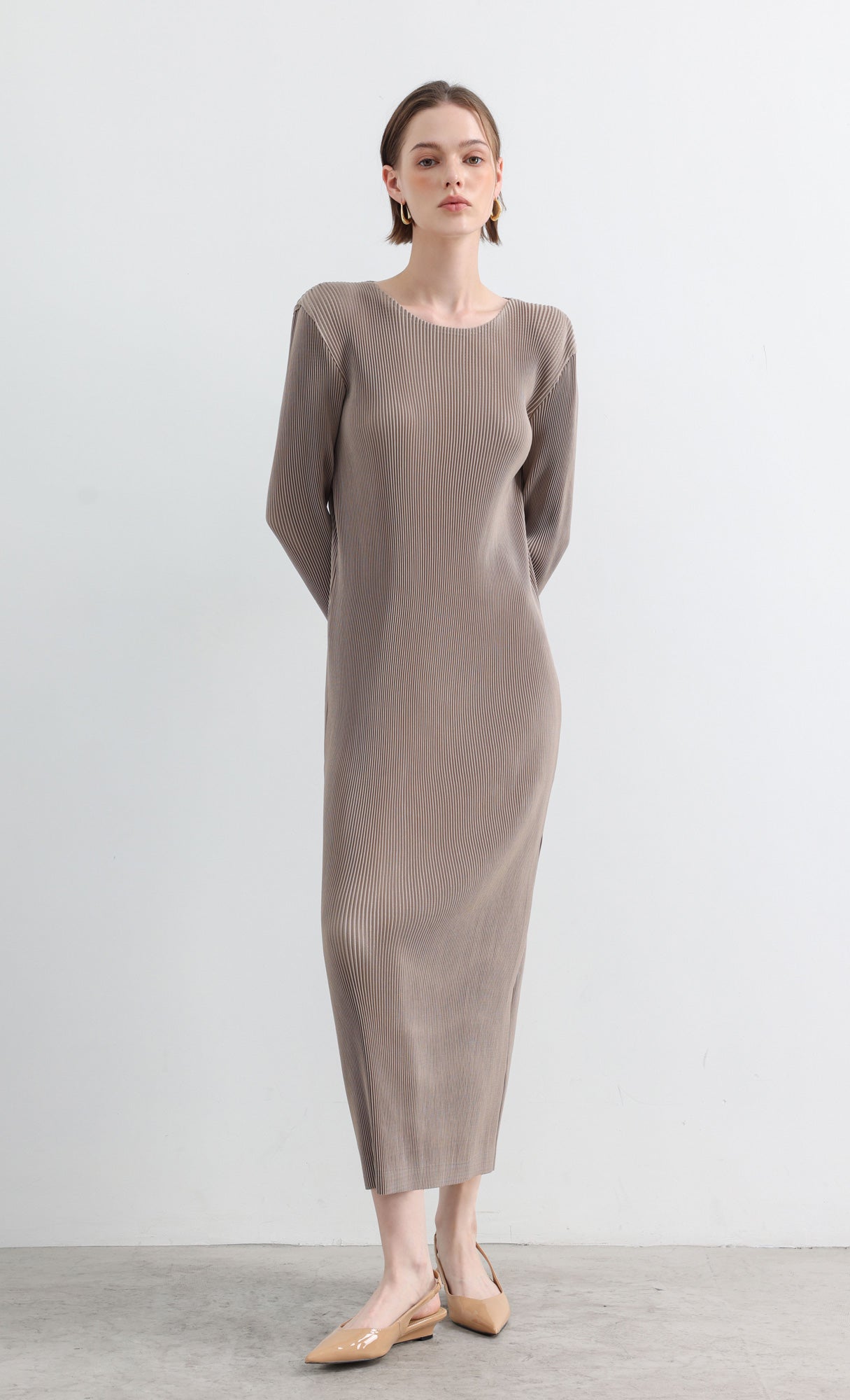 Essential Relaxed Pleats Dress_Beige