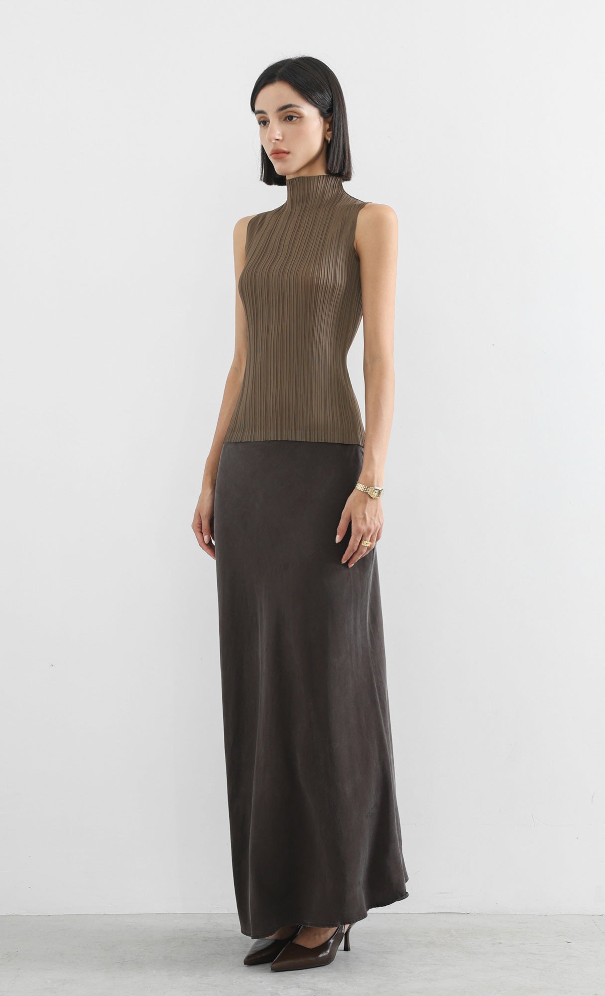 modi half-neck pleated top_brown