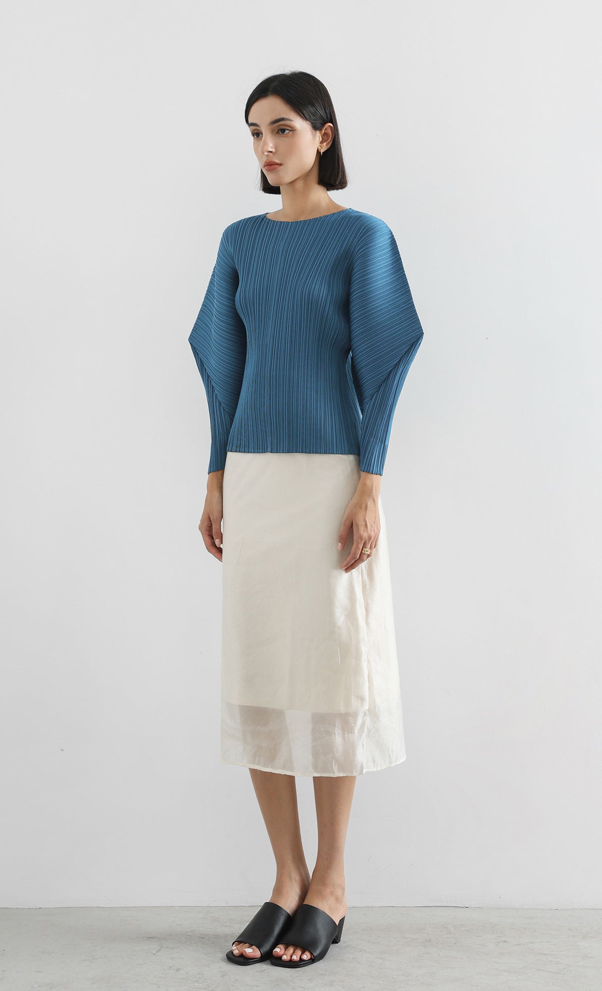 bloom pleated blouse_blue