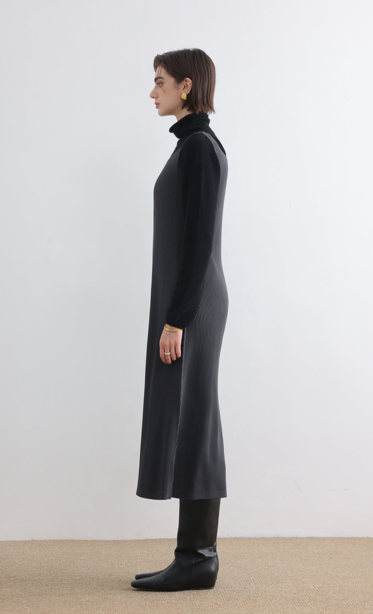 Soly Pleats Sleeveless Dress_Charcoal