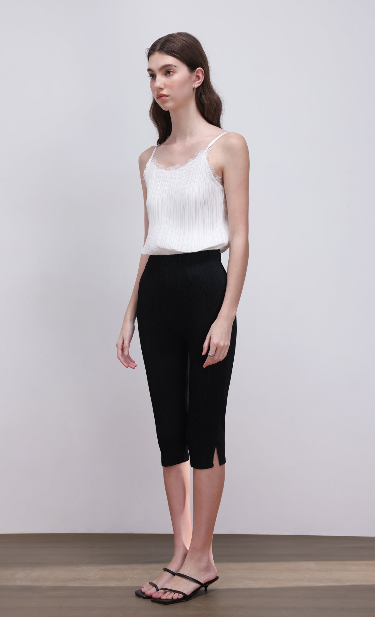 Pleated capri pants_black