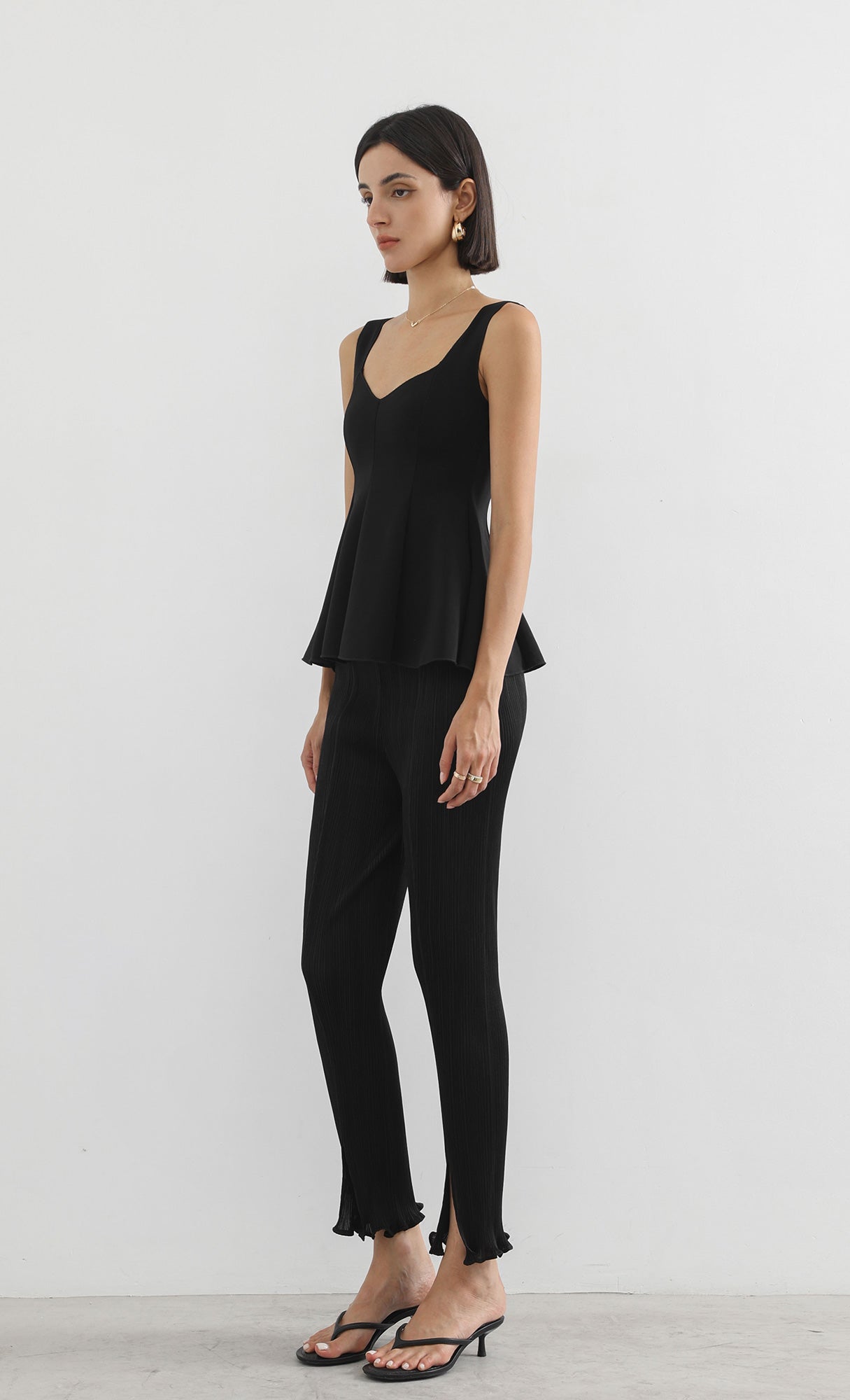 narrow pleated slit pants_black
