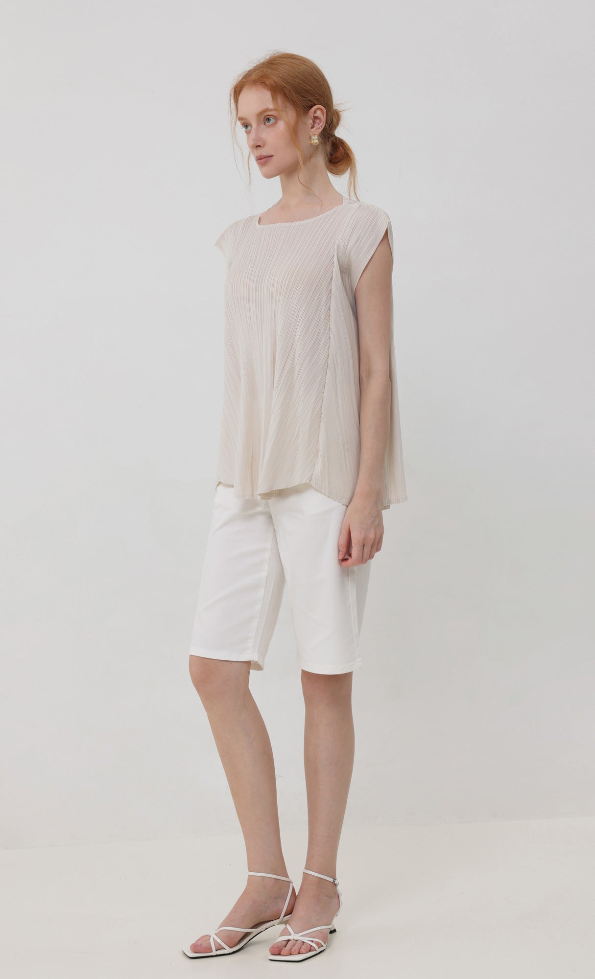 Soft pleated sleeveless top_lightbeige