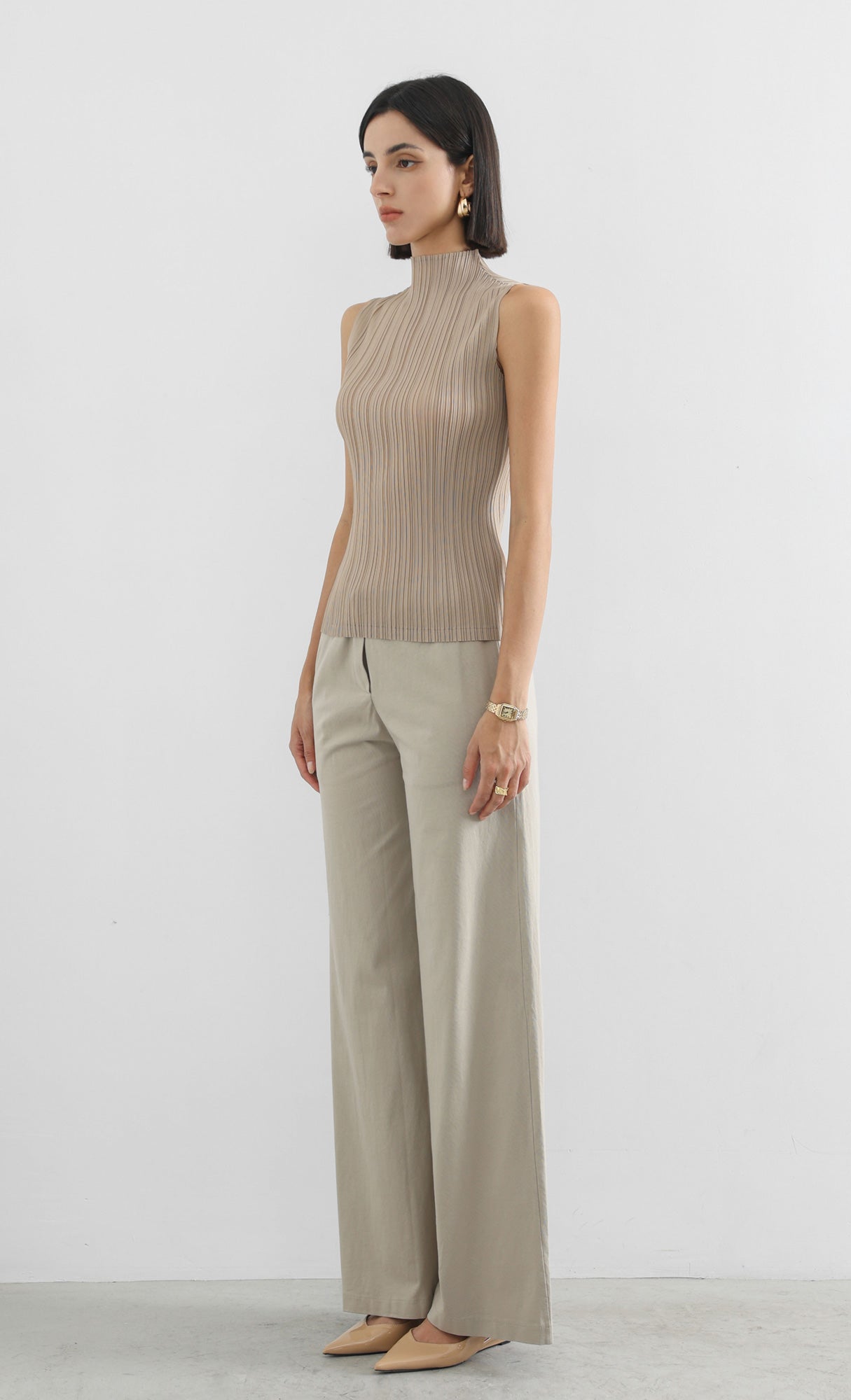 modi half-neck pleated top_beige