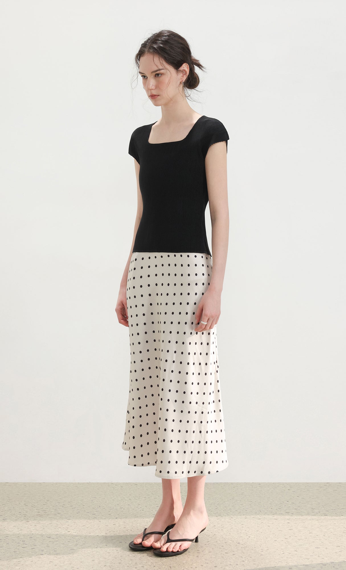 Nora pleated cap-sleeve top_black