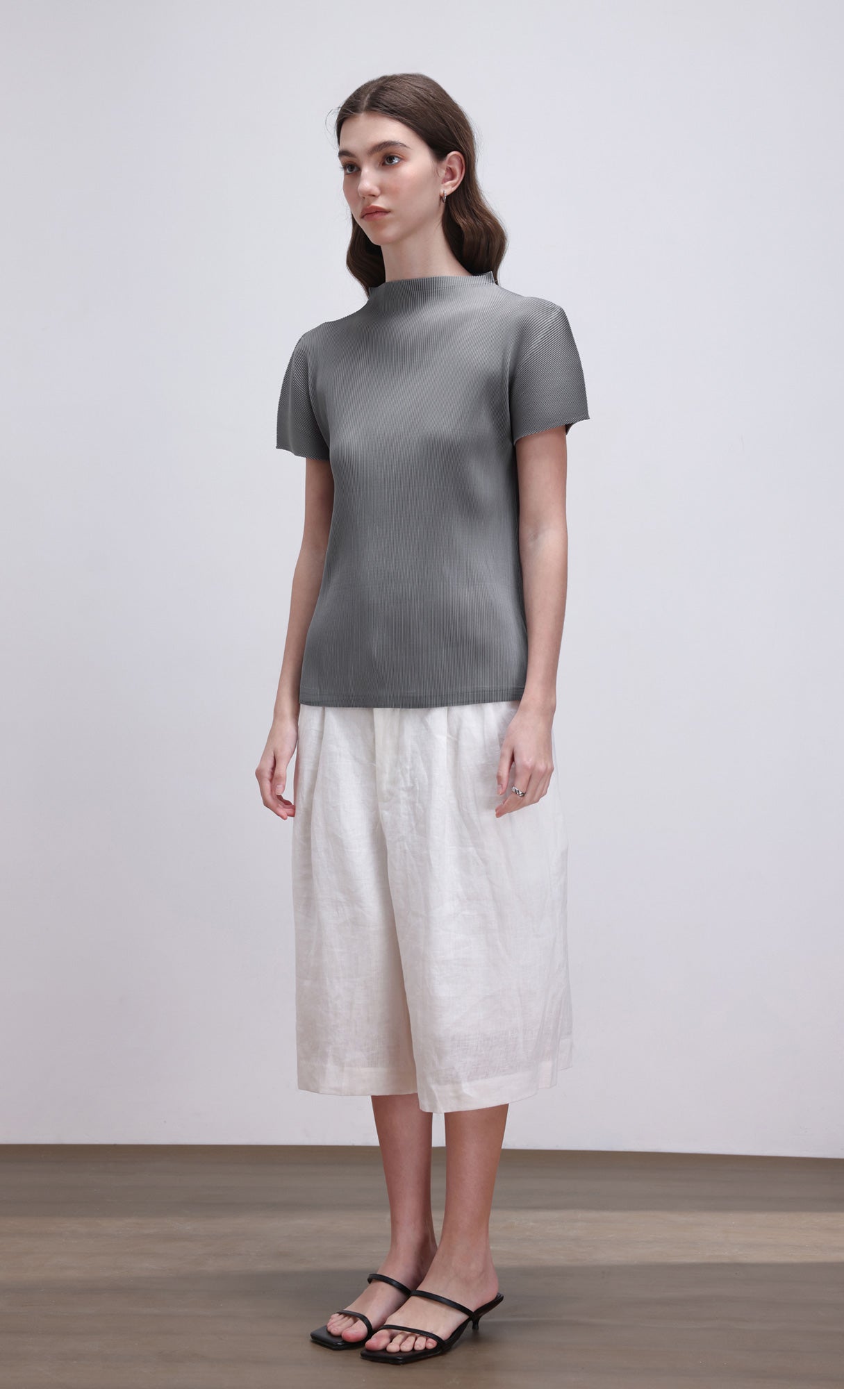 Lao pleated half neck top_grey