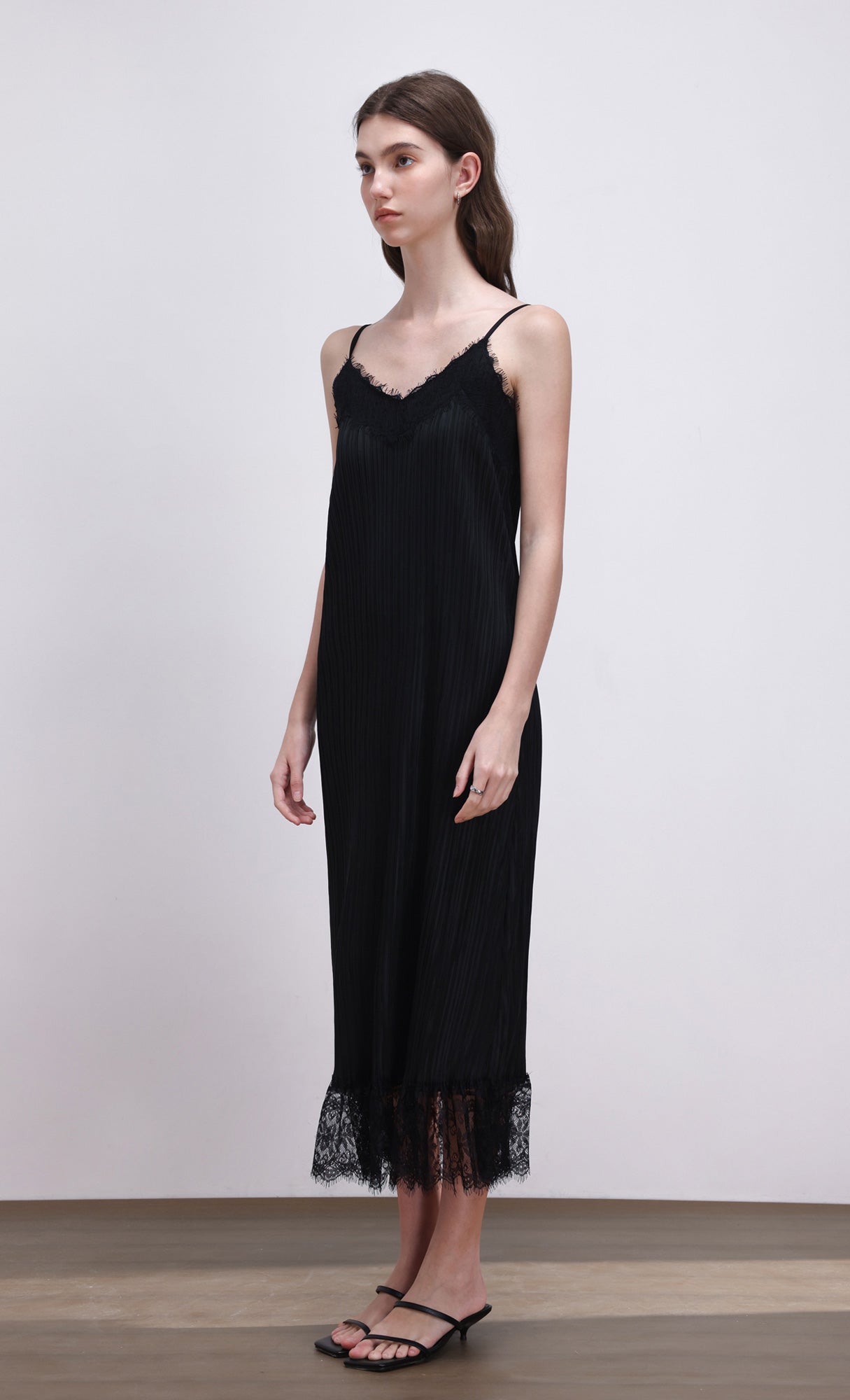 Pleated lace slip dress_black