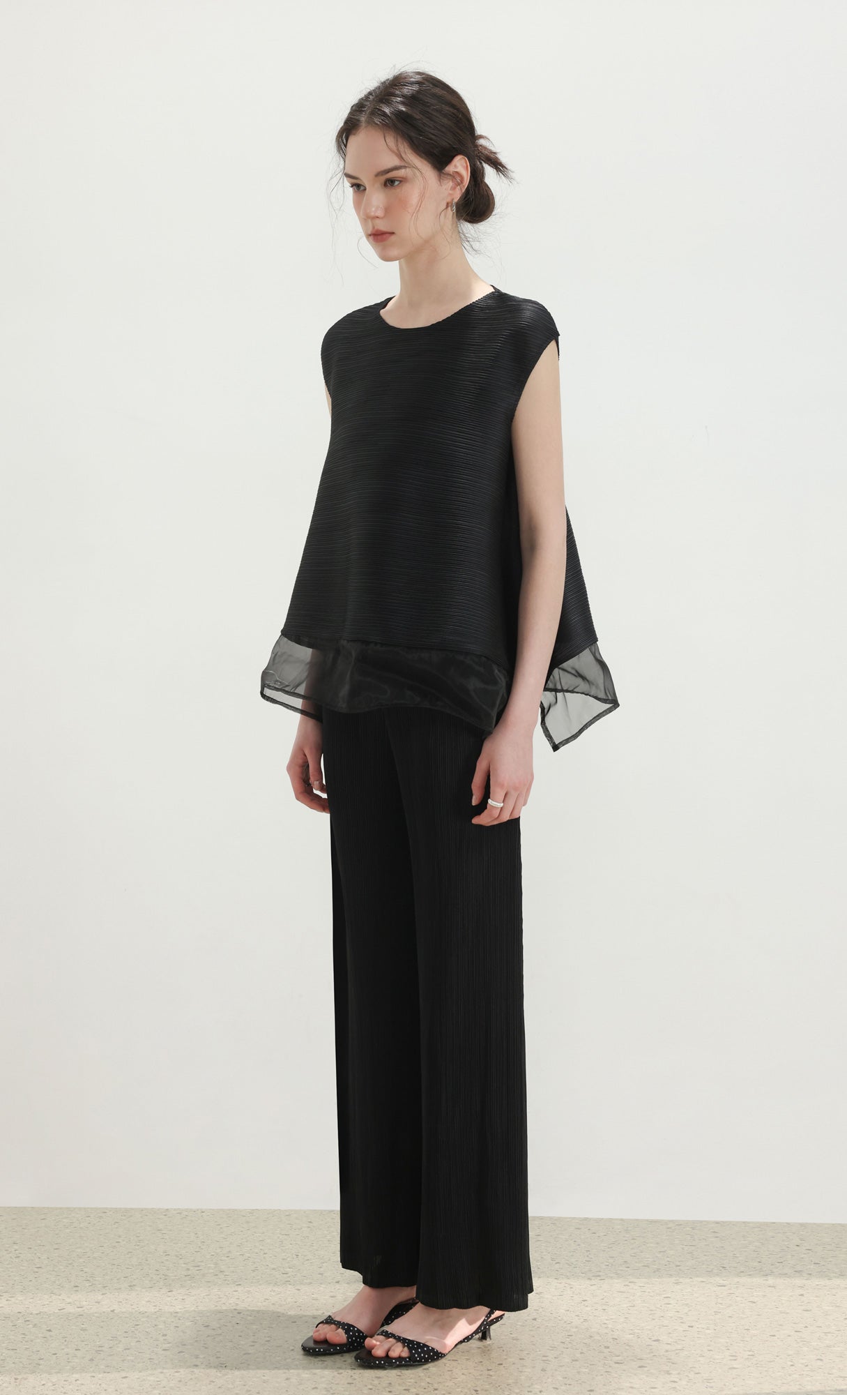 Dren sleeveless pleated top_black