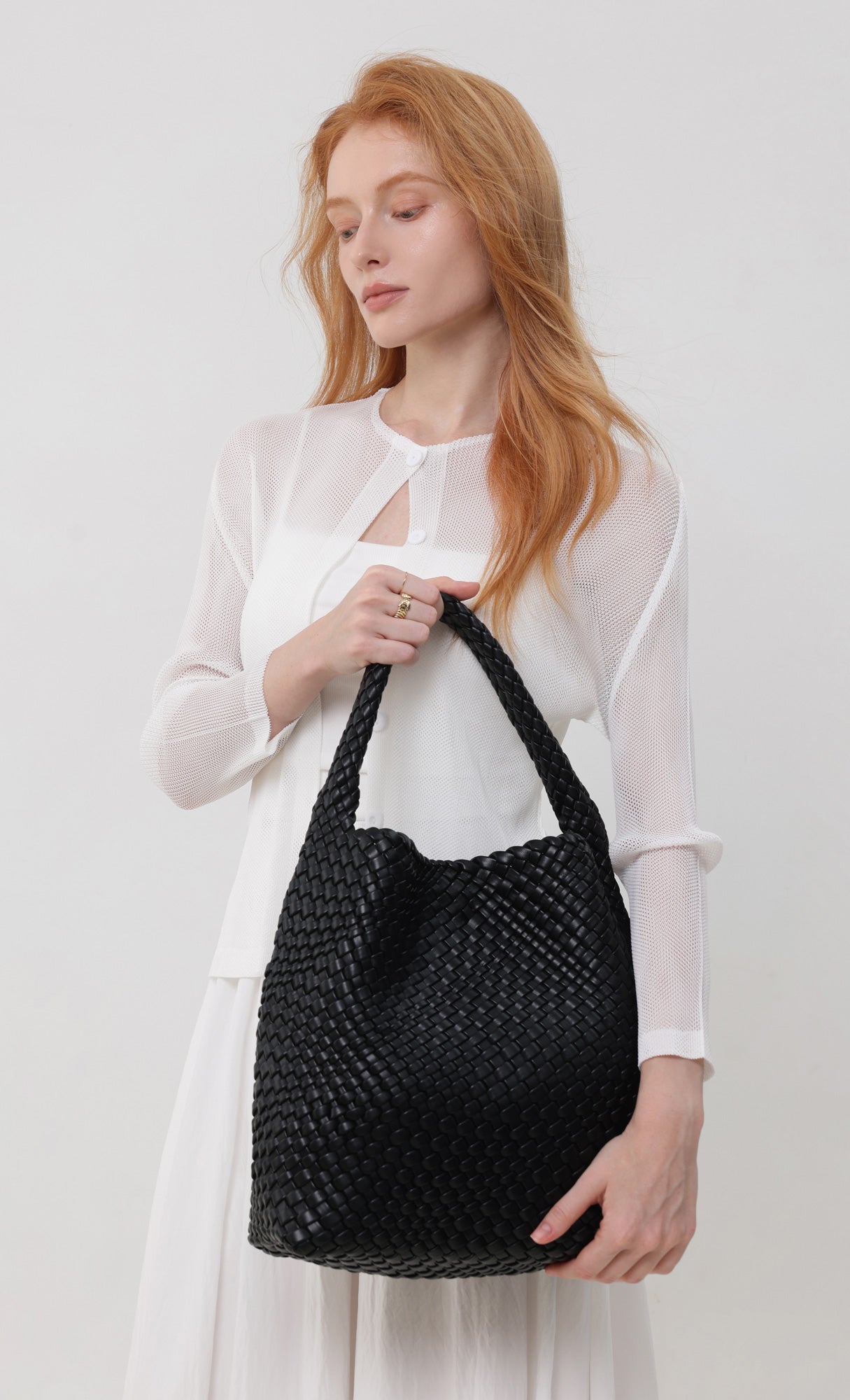 Color weaving hobo bag_black