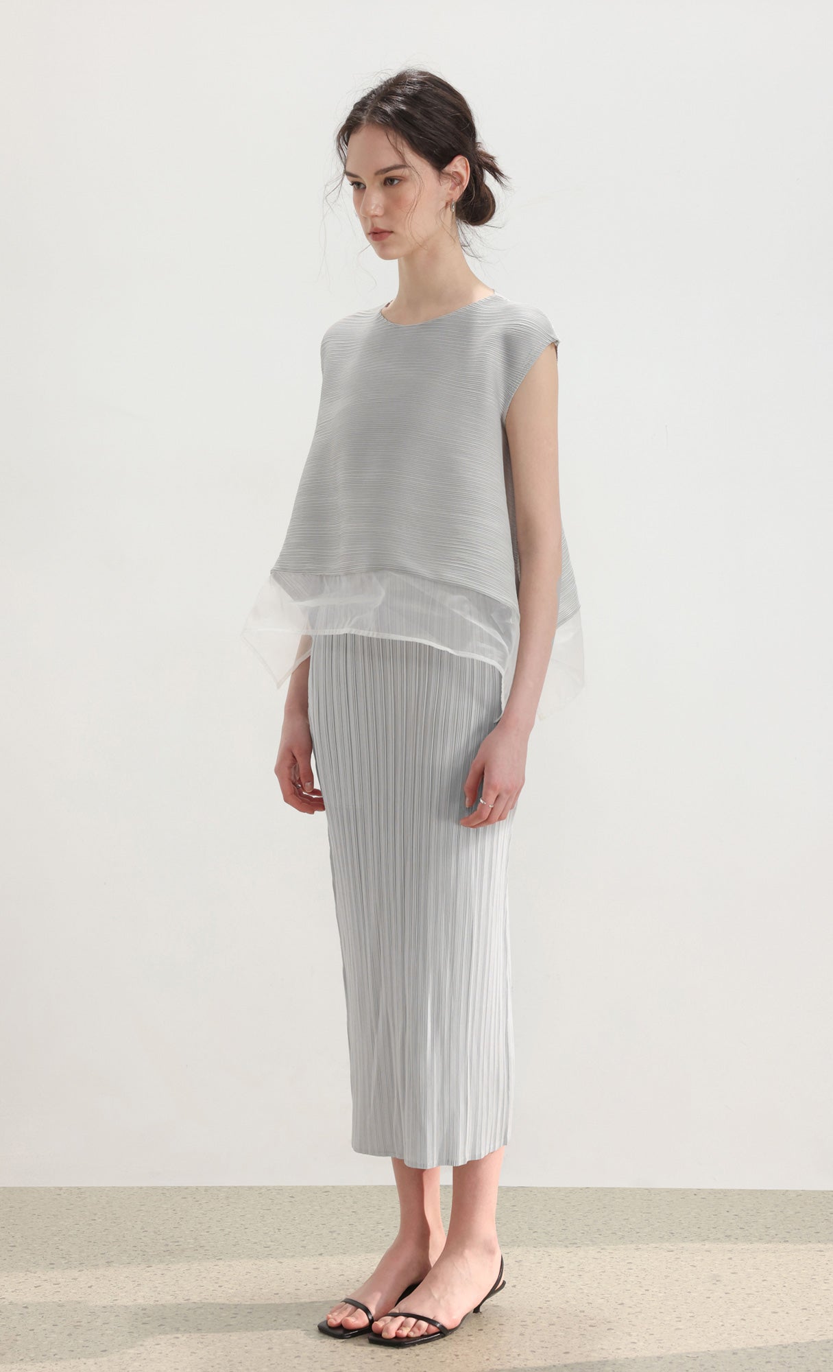 Dren sleeveless pleated top_light-grey