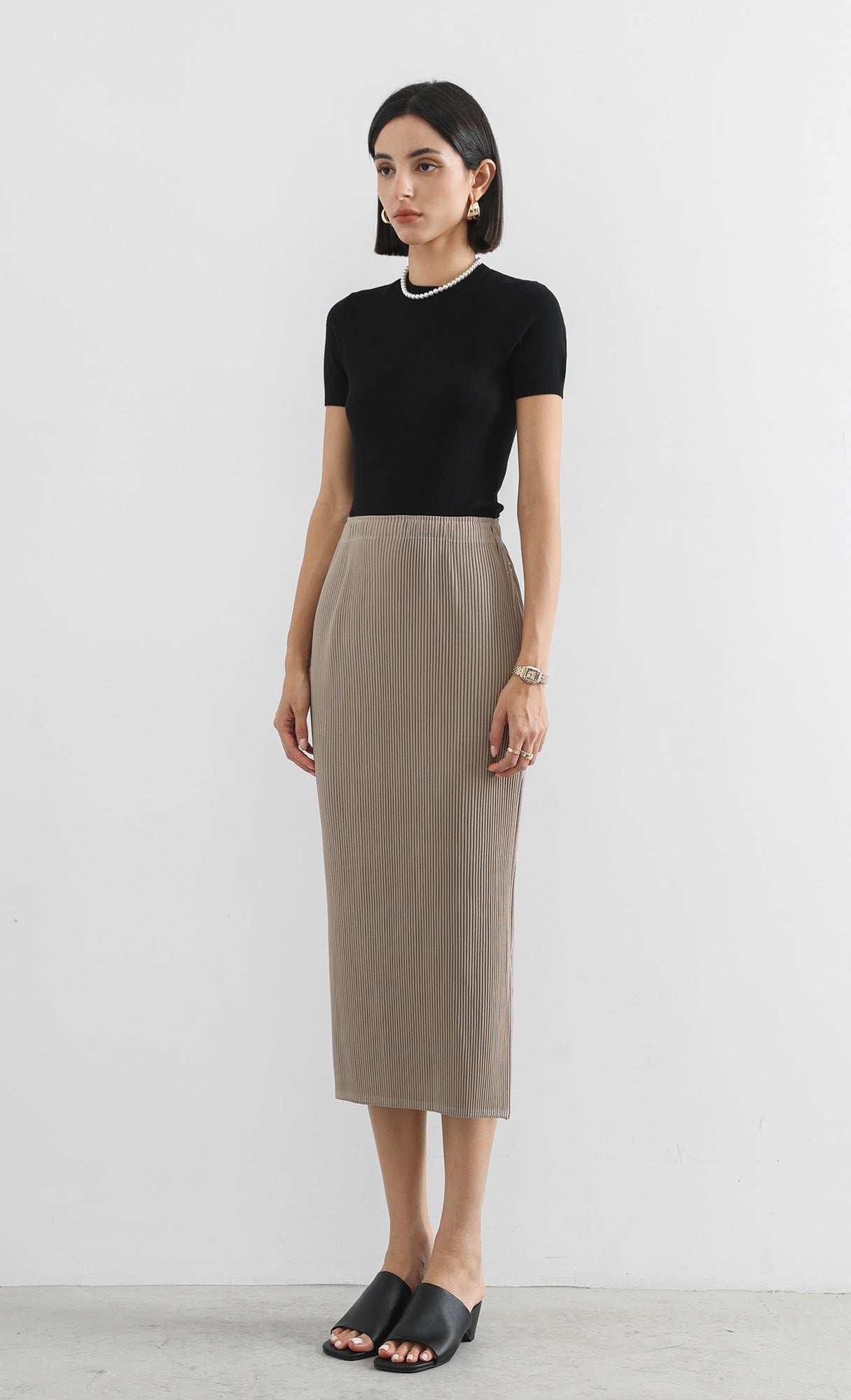 classy line pleated skirt_beige