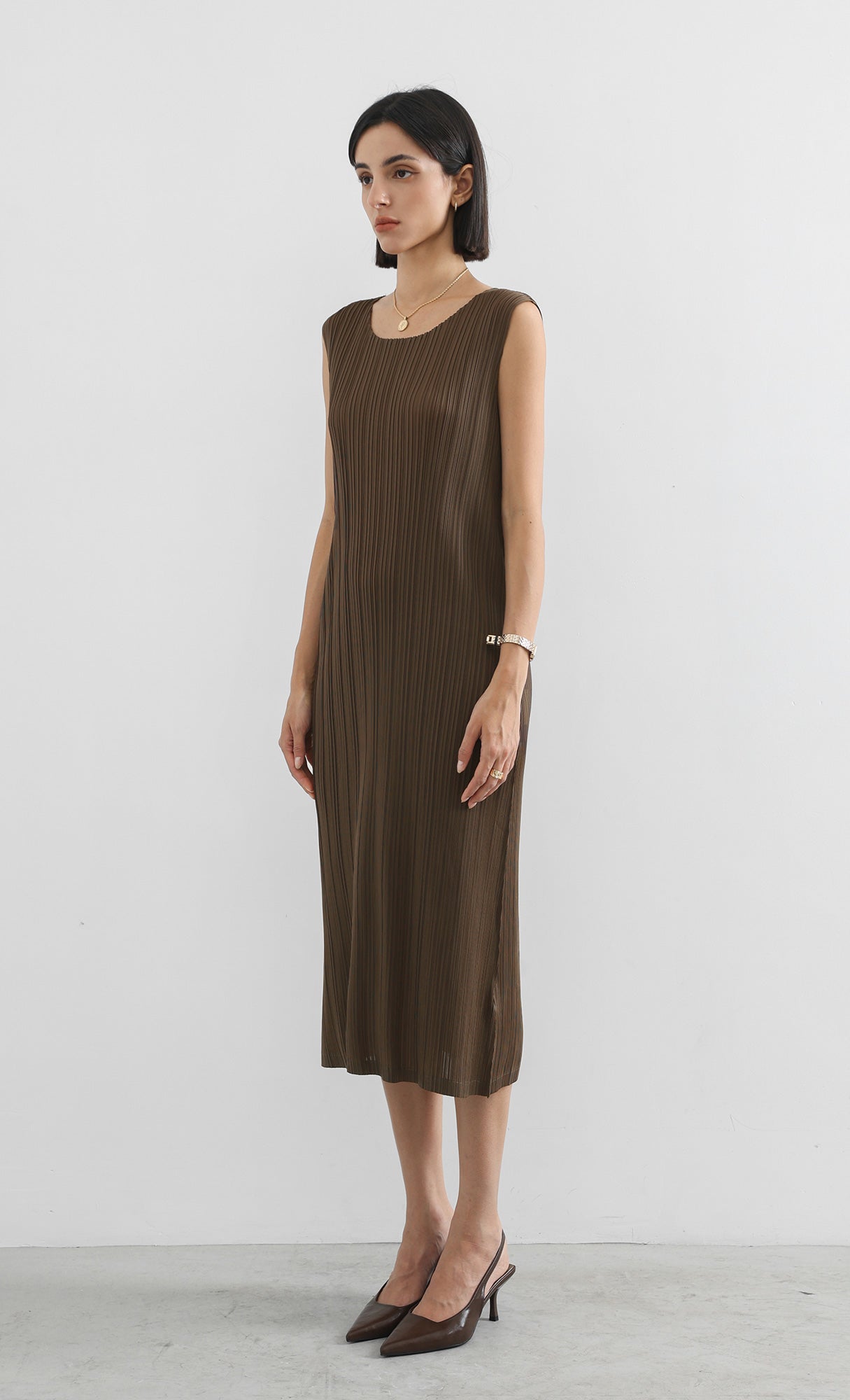 modi pleated sleeveless dress_brown