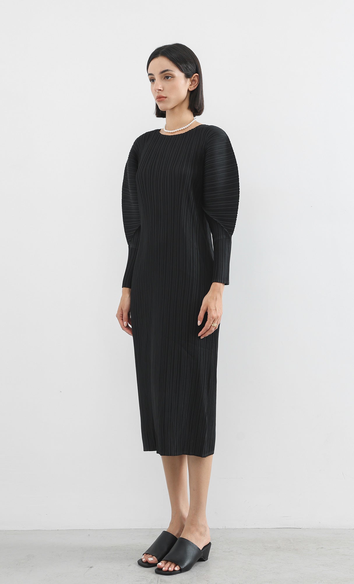 arc pleated dress_black