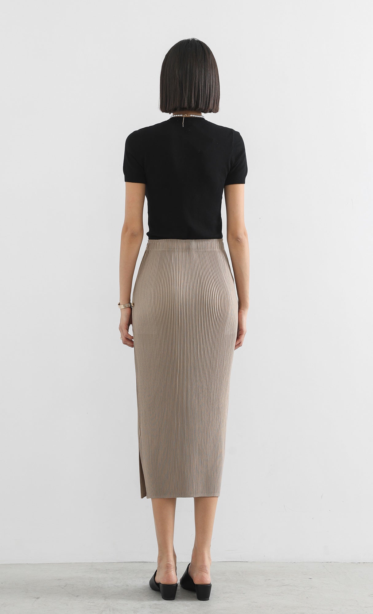 classy line pleated skirt_beige