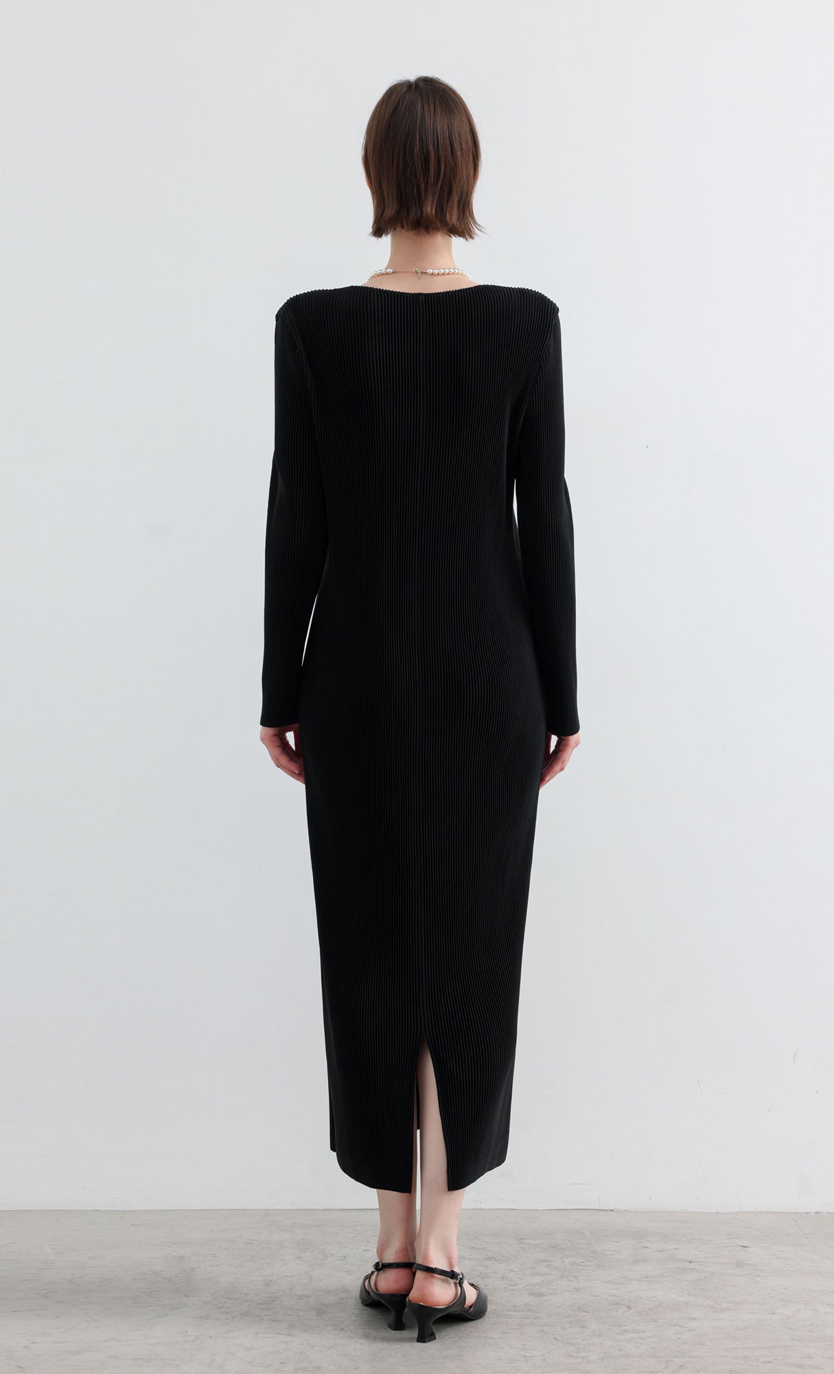Essential Relaxed Pleated Dress_Black
