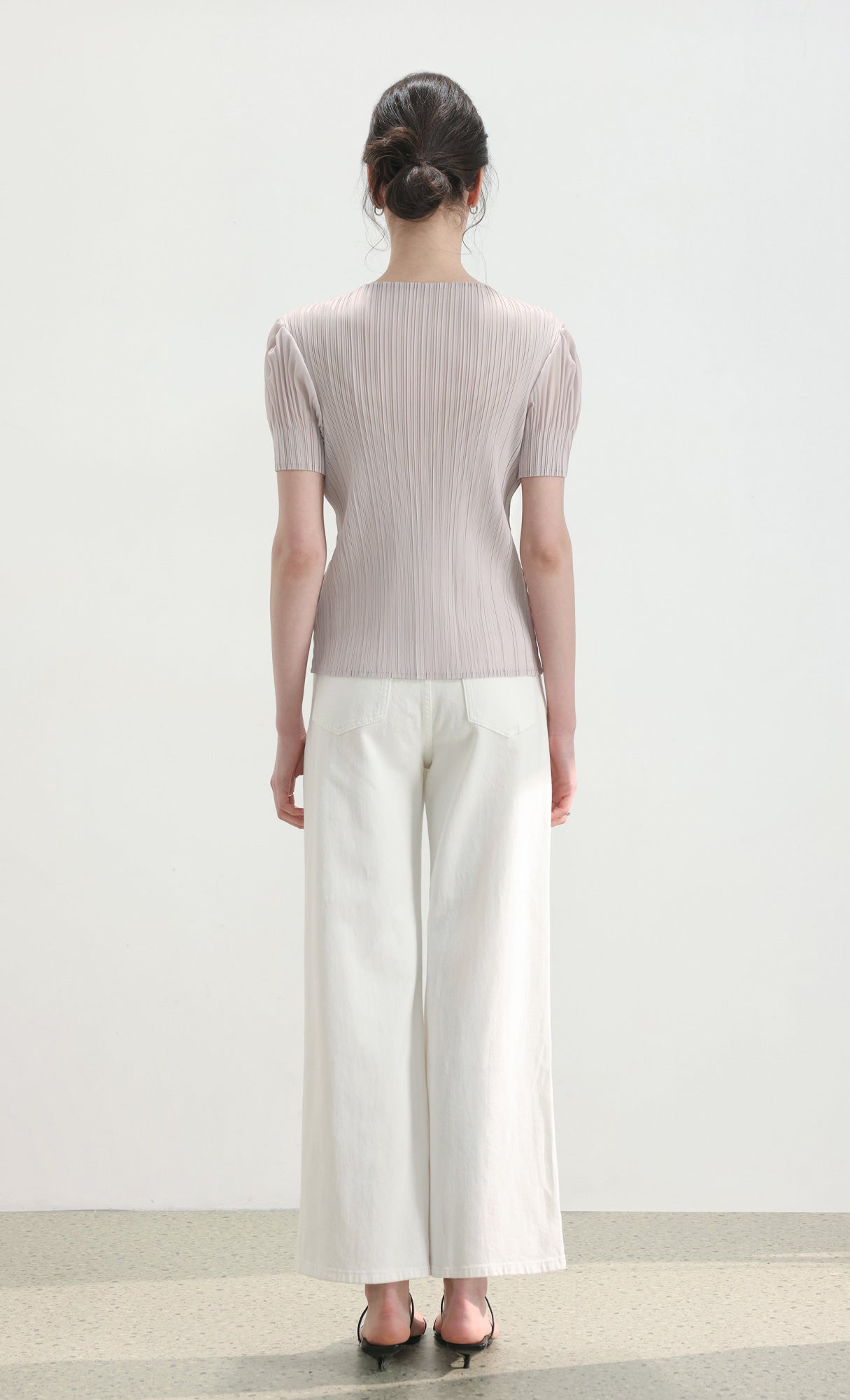 Mellow half-sleeve pleated top_beige