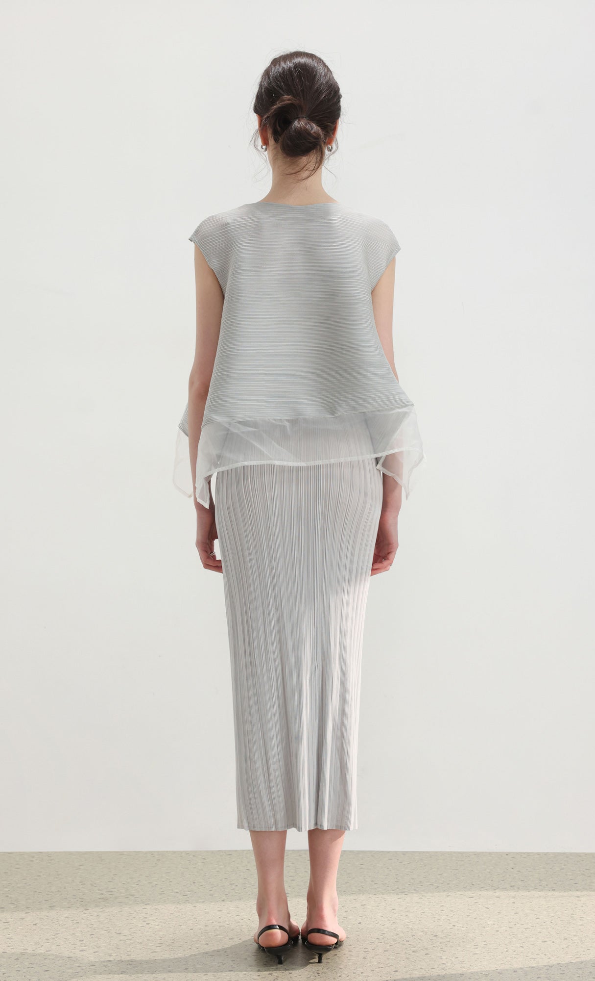 Dren sleeveless pleated top_light-grey