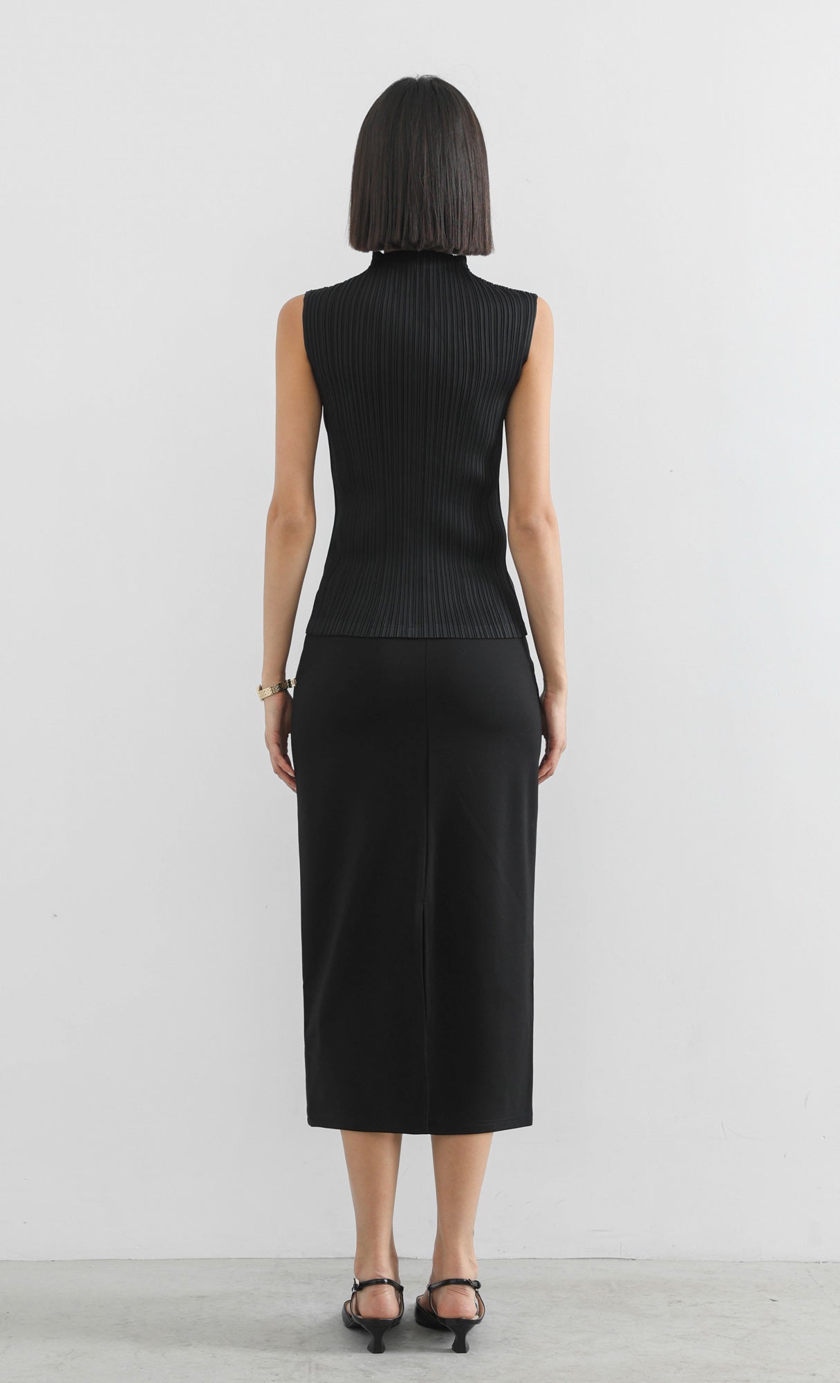 modi half-neck pleated top_black