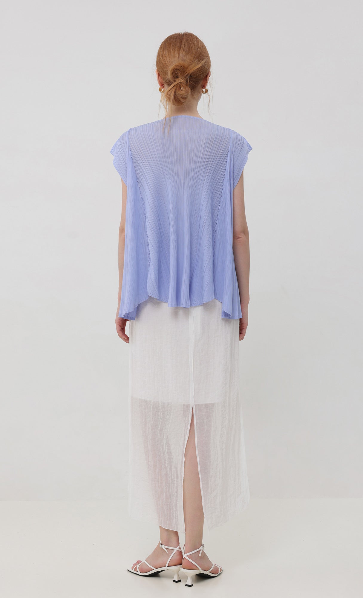 Soft pleated sleeveless top_skyblue