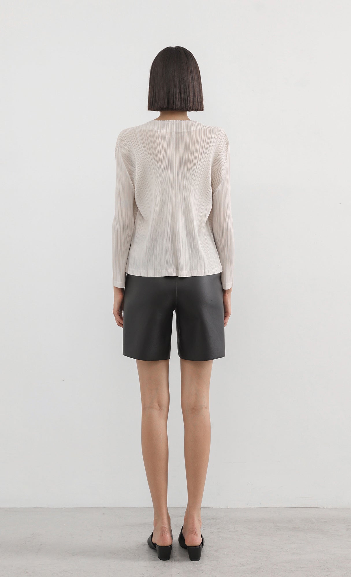 button basic pleated cardigan_beige