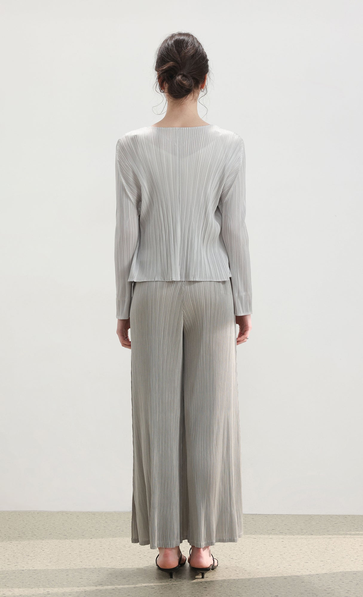 Pia pleated cardigan_light-grey