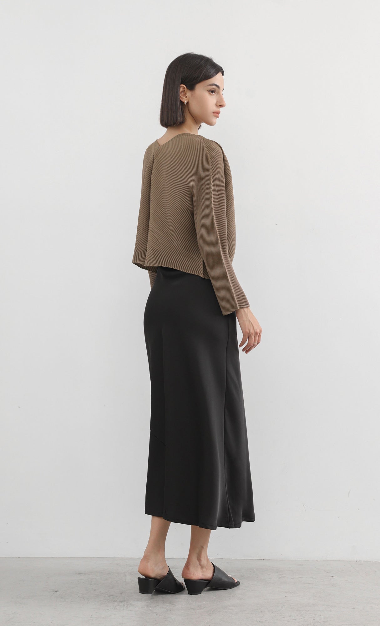 round pleated cardigan_brown