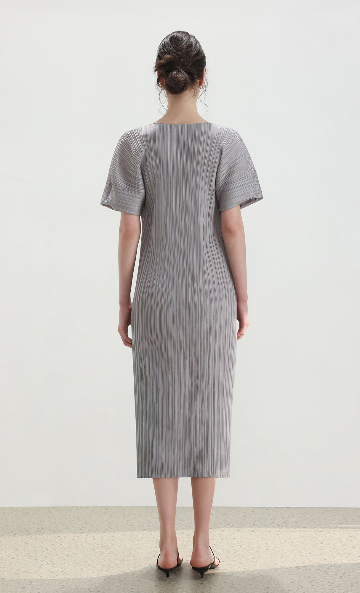 Mira short-sleeve pleated dress_grey