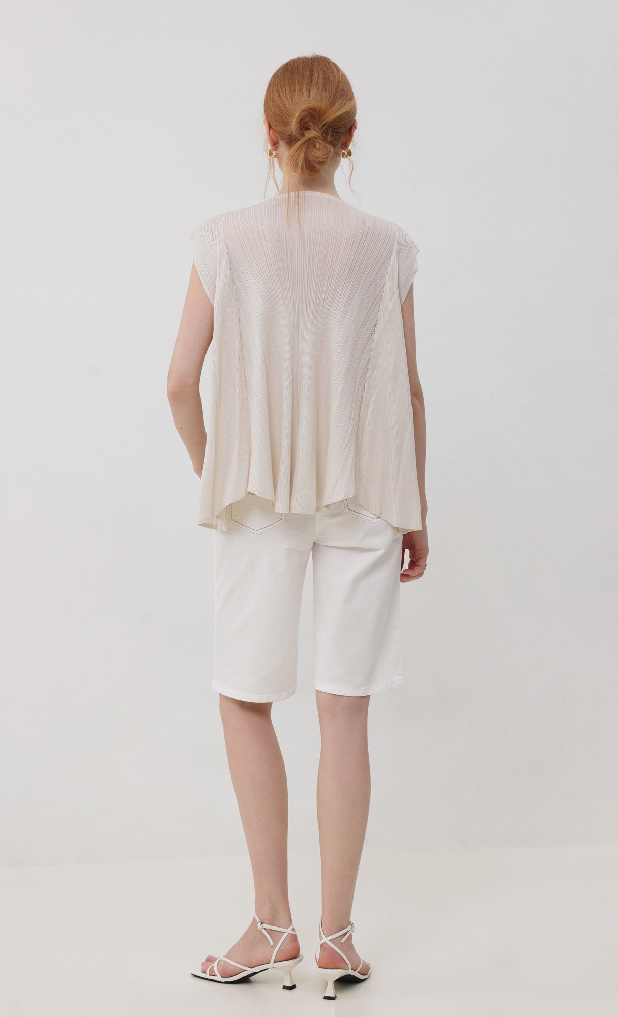 Soft pleated sleeveless top_lightbeige