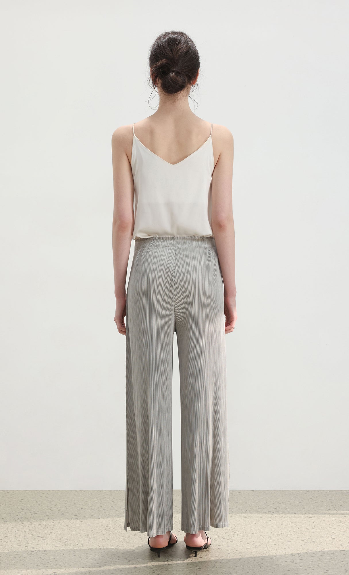 Zina pleated pants_light-grey