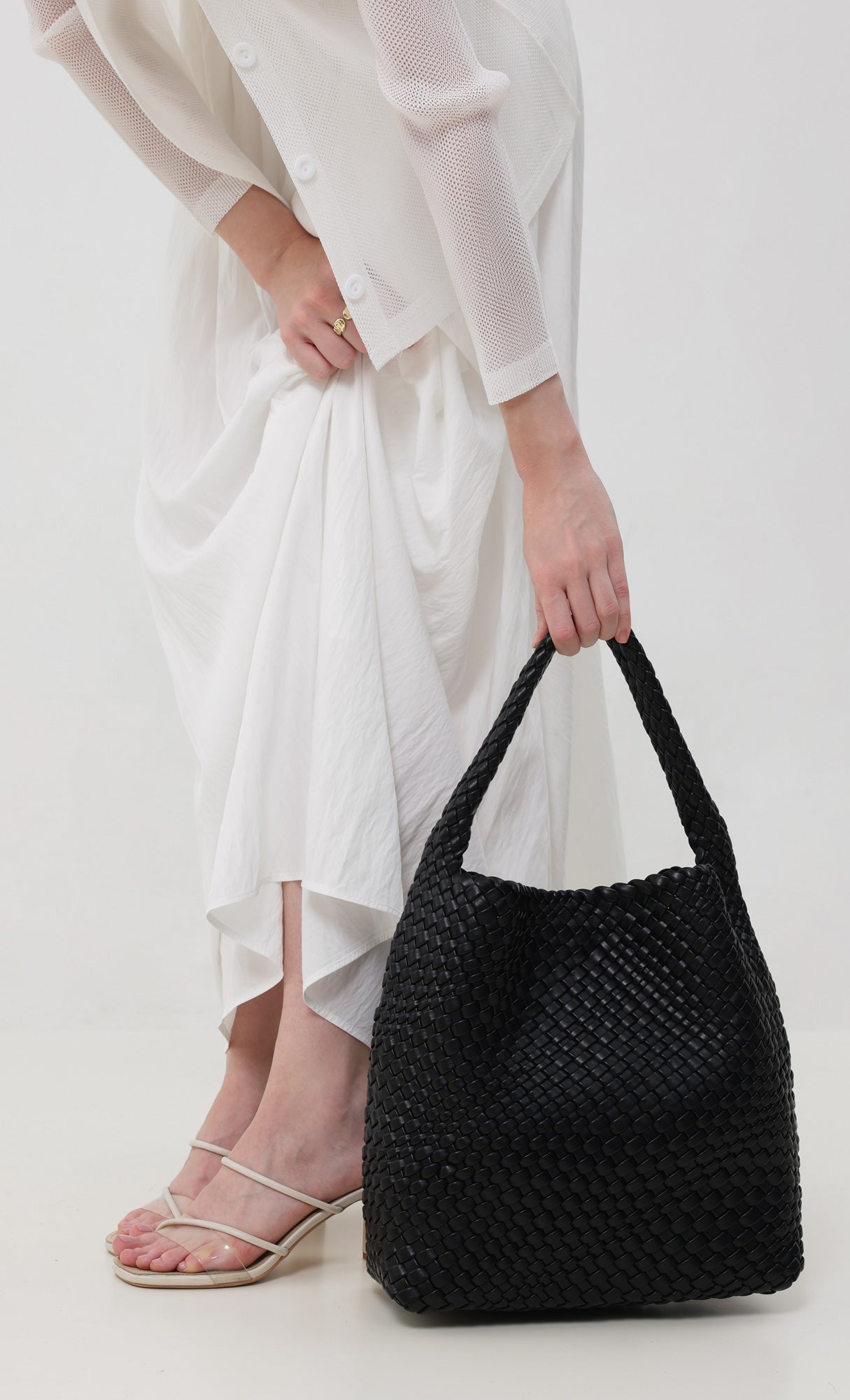 Color weaving hobo bag_black