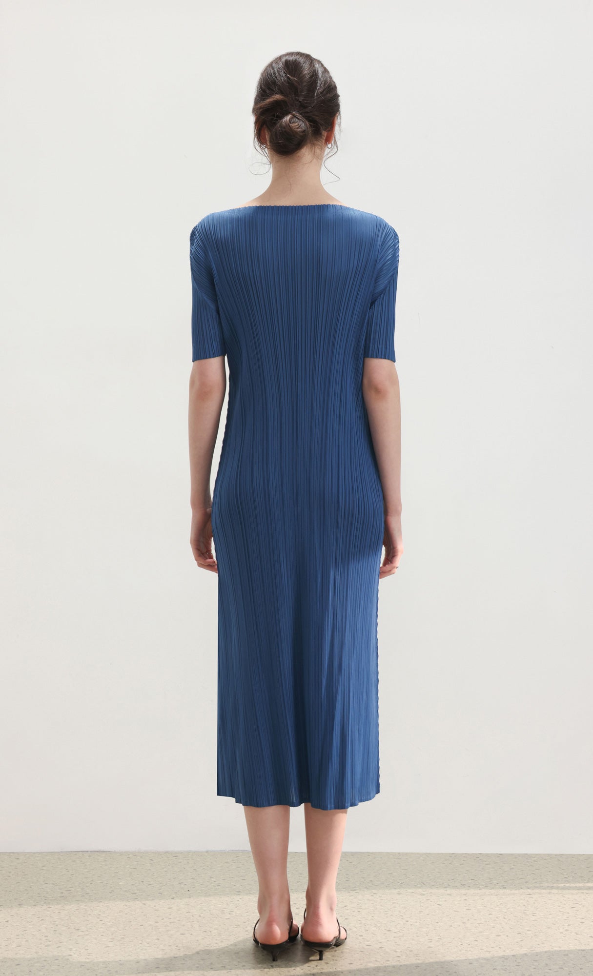 Dalia half-sleeve pleated dress_blue